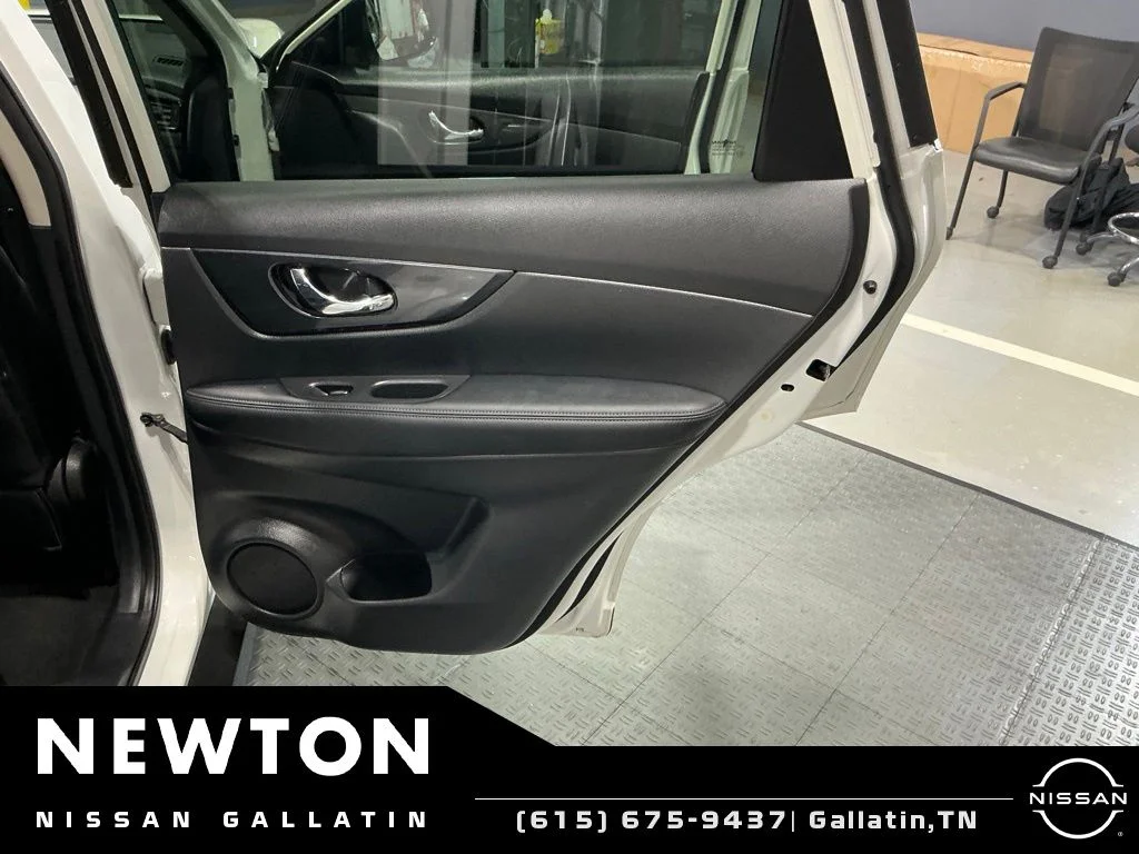 Used 2018 Pearl White Nissan SV image 36