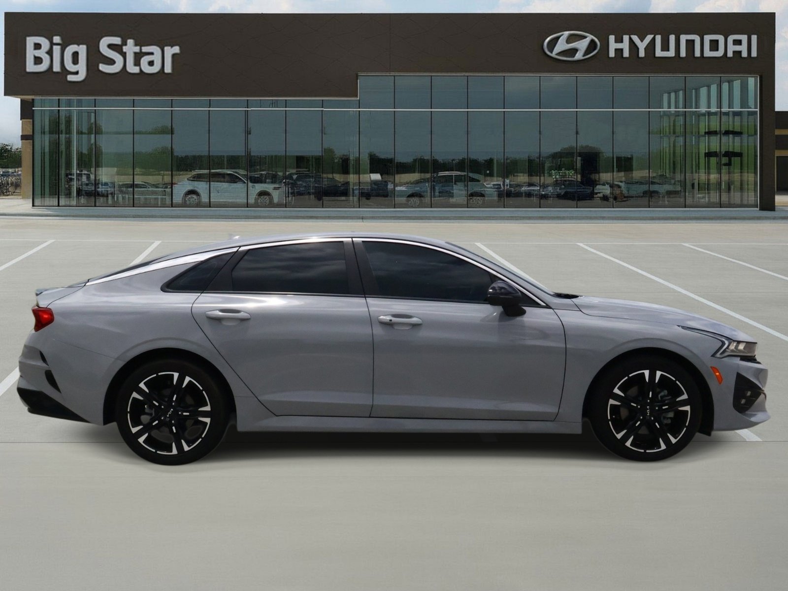 Used 2024 Wolf Gray Kia GT-Line image 5
