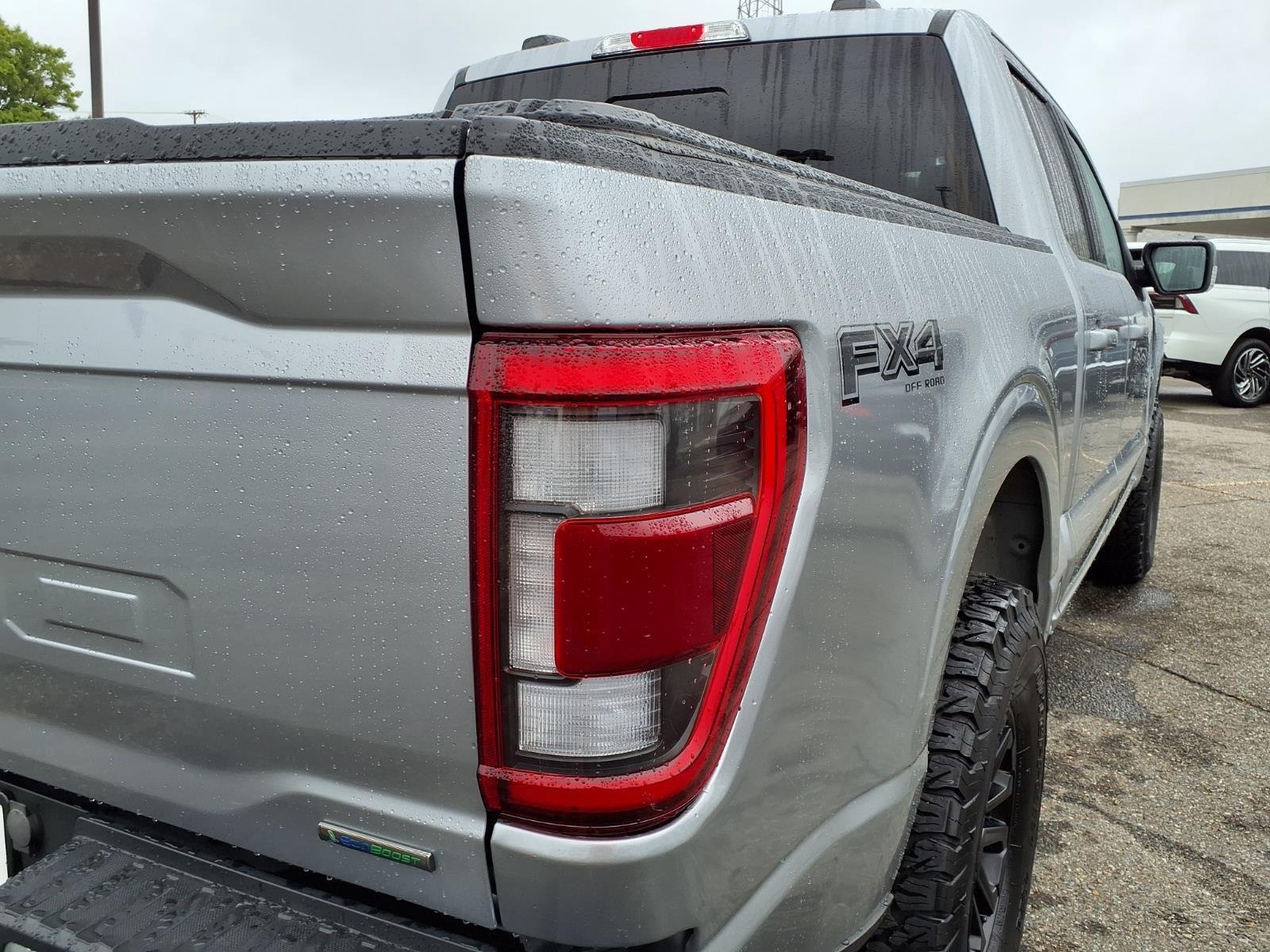 Used 2023 Silver Ford LARIAT image 18