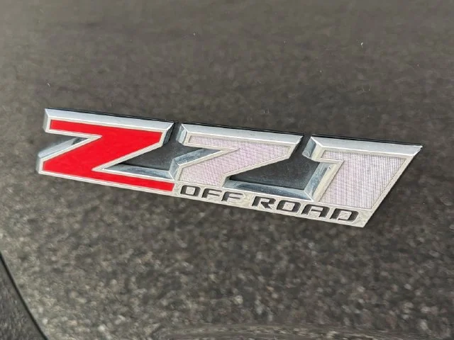 Certified Used 2018 BLACK Chevrolet 4WD Z71 image 35