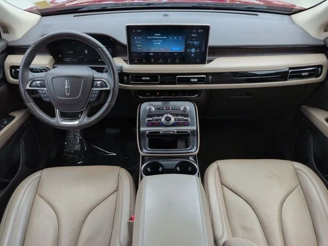Used 2021 Red Lincoln Reserve image 15