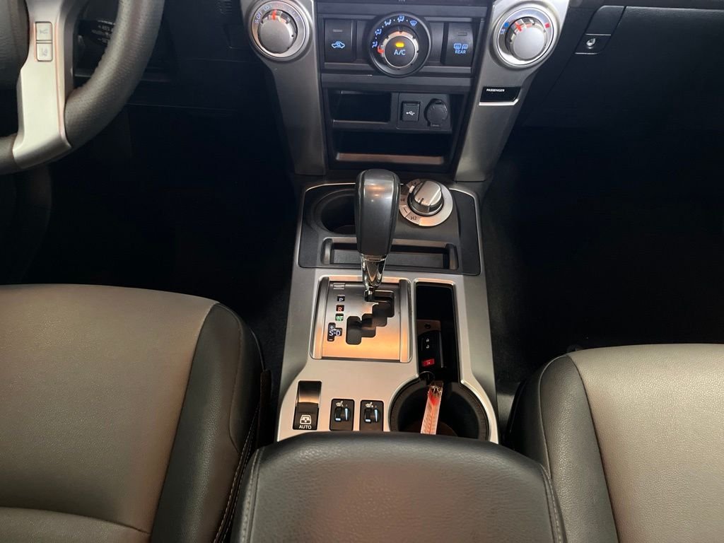 Used 2021 White Toyota SR5 Premium image 11