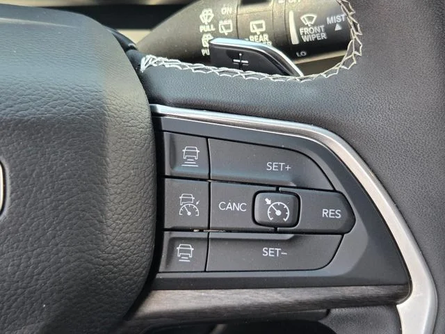 Used 2025 Silver Jeep Limited image 27