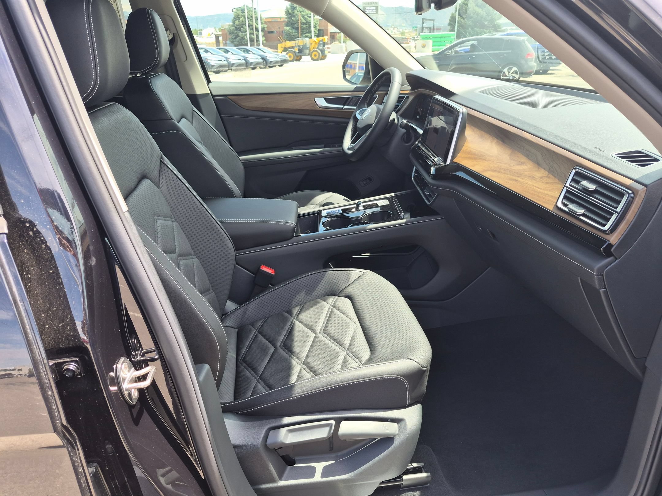 New 2026 Deep Black Pearl Volkswagen 2.0T SE w/Technology image 29