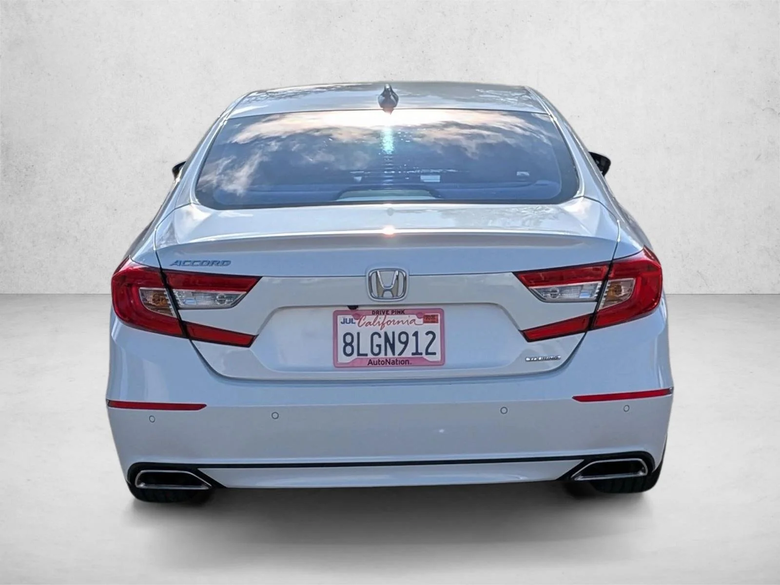 Used 2018 White Honda Touring 1.5T image 7