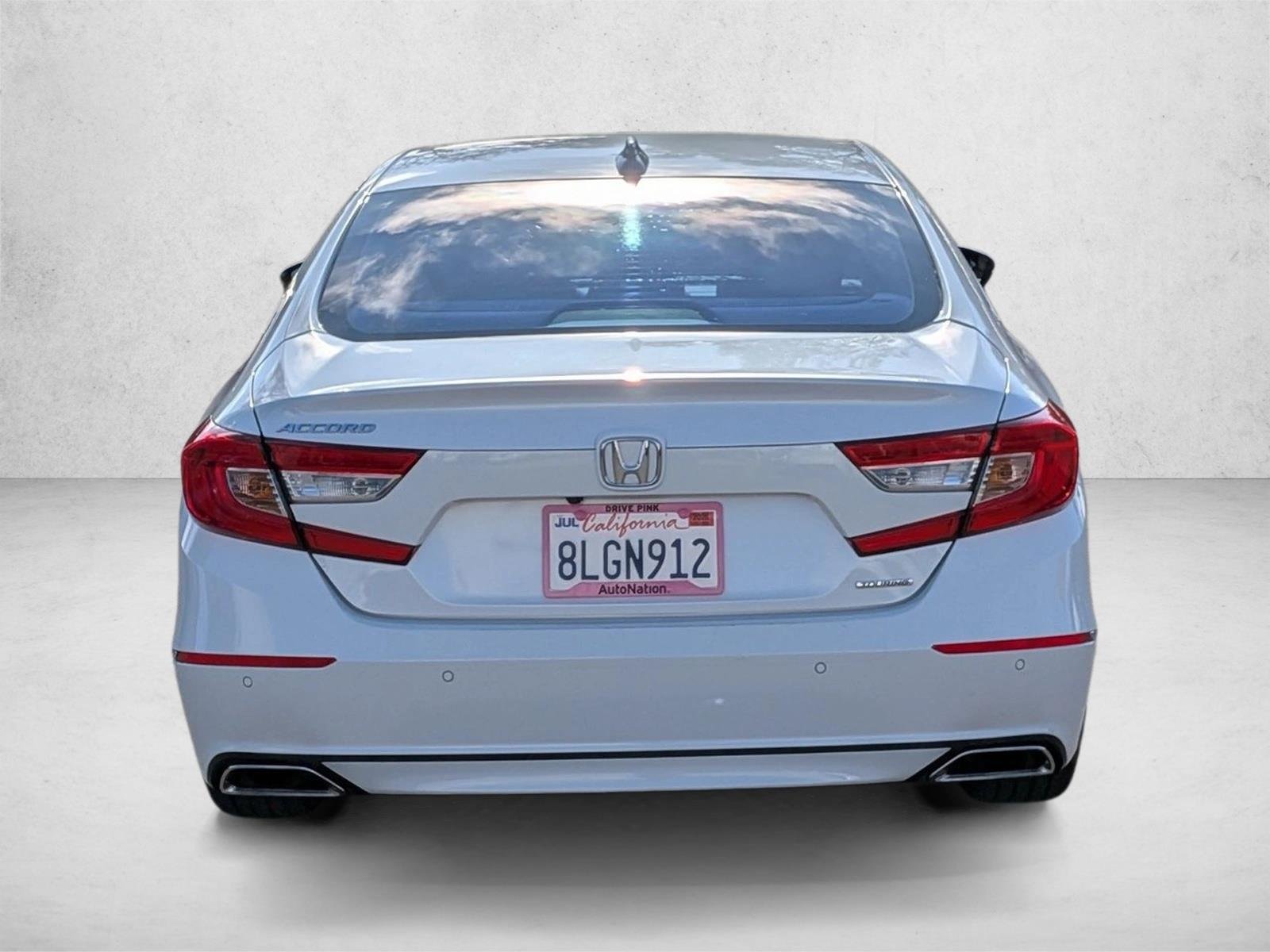Used 2018 White Honda Touring 1.5T image 7