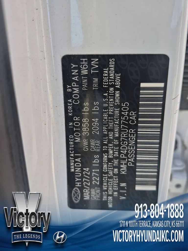 Used 2024 White Hyundai Limited image 30