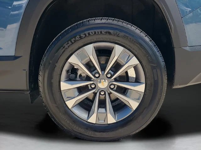 Used 2026 Lakeshore Blue Metallic Chevrolet LT image 31