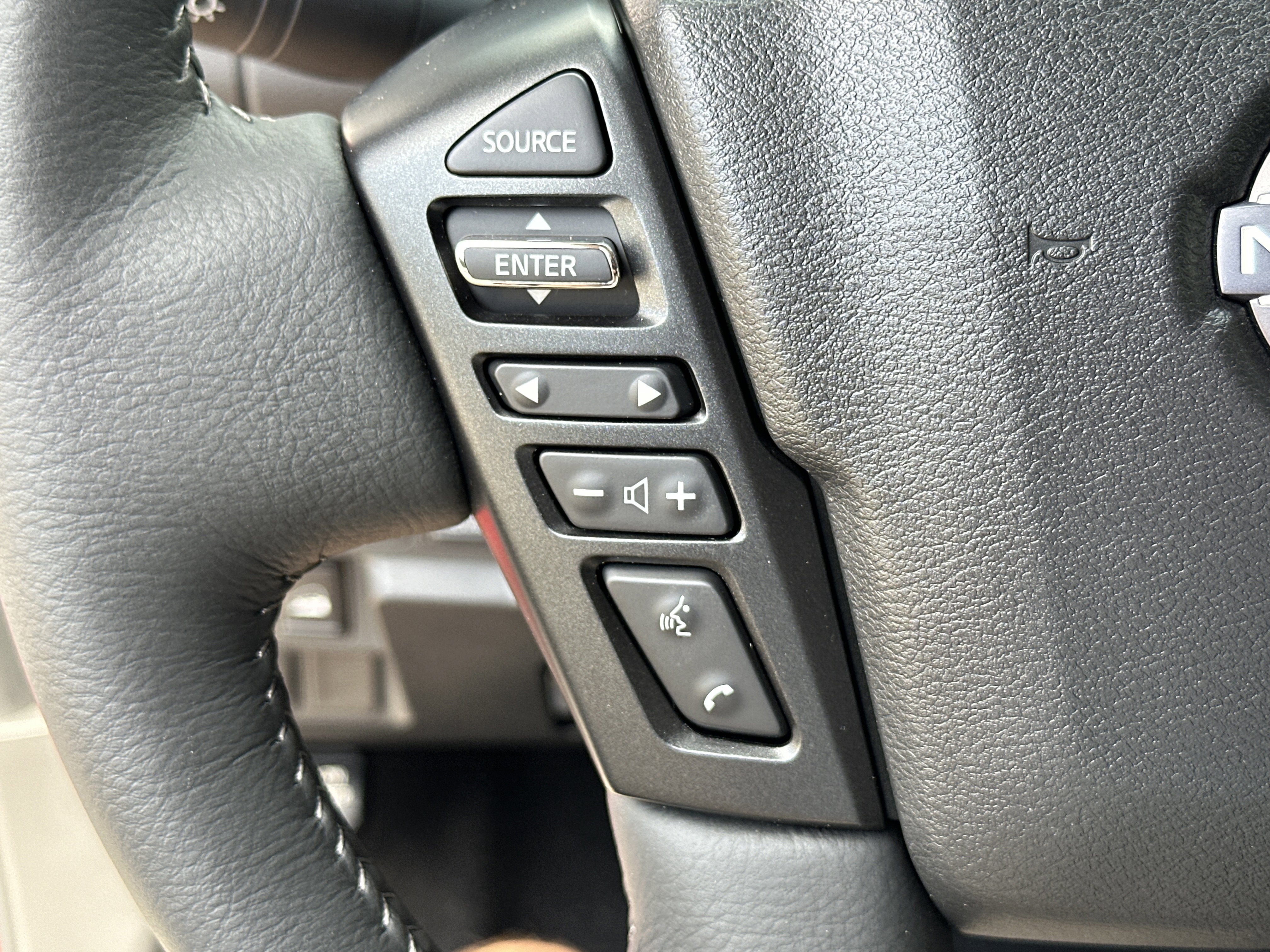 2025 Nissan Frontier SV - Photo 25