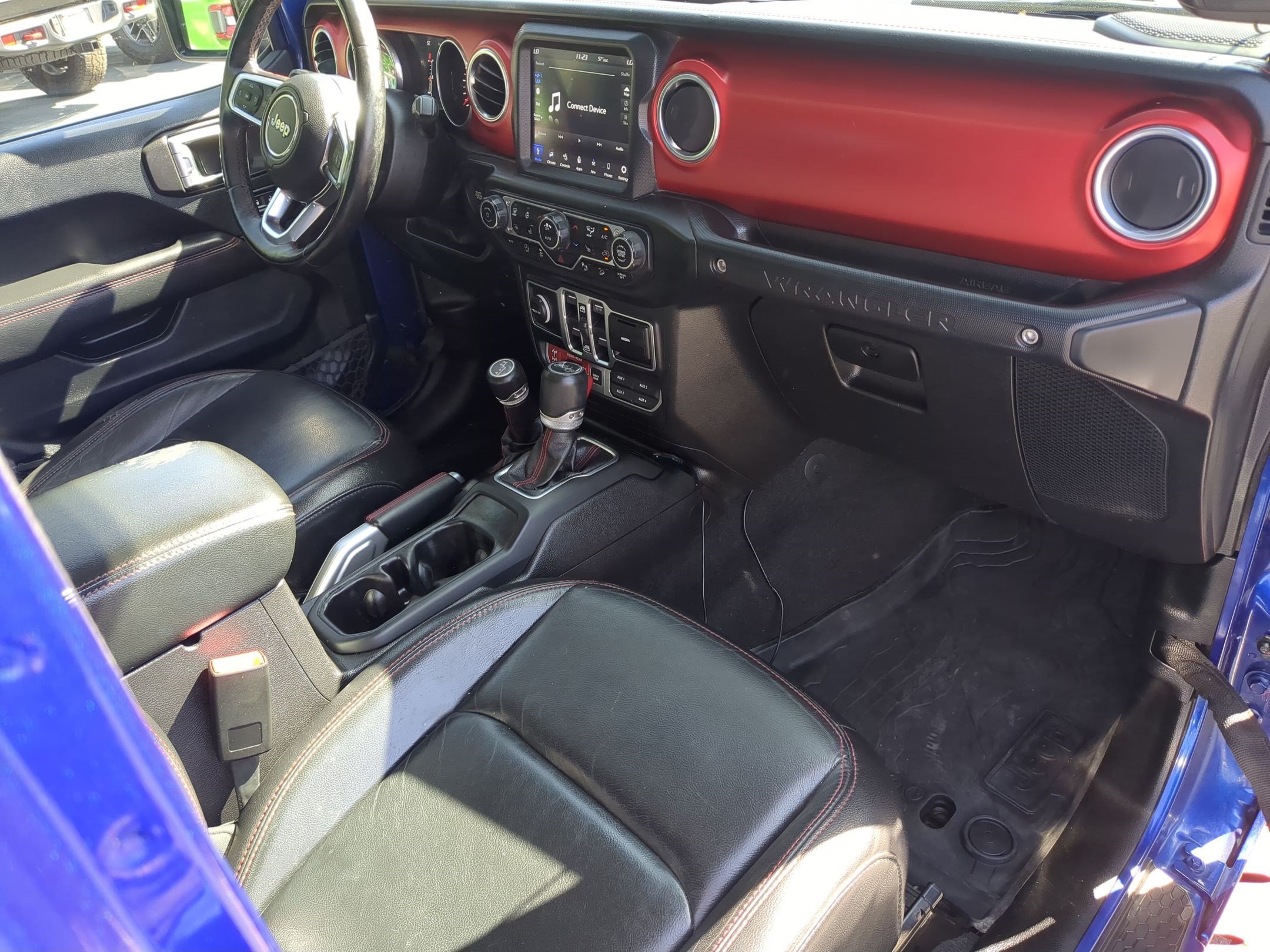 Used 2018 Ocean Blue Metallic Clearcoat Jeep Rubicon image 30