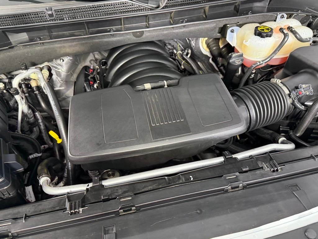 Used 2025 White GMC Denali image 33