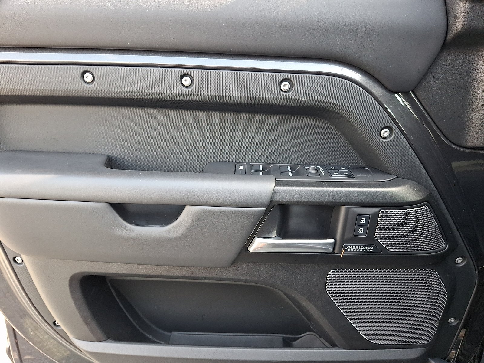 Certified Used 2024 Carpathian Grey Premium Metallic - 1AU Land Rover 110 P525 Carpathian Edition image 11