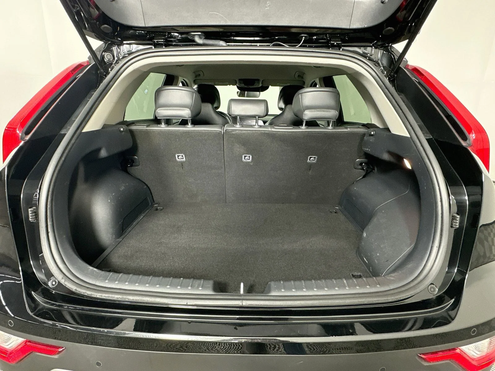 Used 2025 Aurora Black Pearl Kia EX image 27