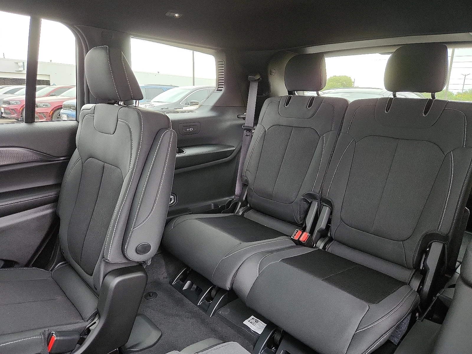 New 2025 PXJ Diamond Bla Jeep L LAREDO X 4X2 image 10