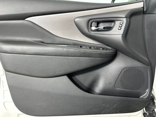 Used 2020 White Nissan SL image 23