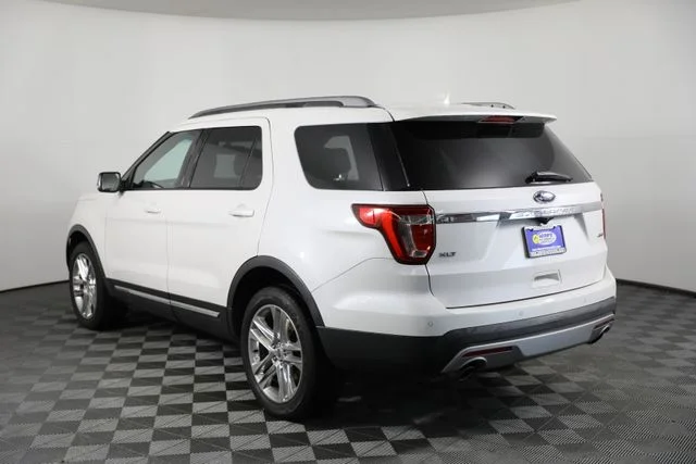 Used 2017 White Ford XLT image 28