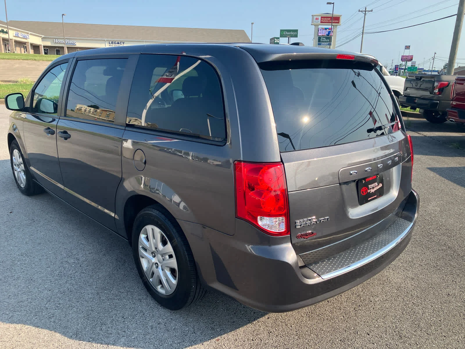 Used 2019 Granite Pearlcoat Dodge SE image 5