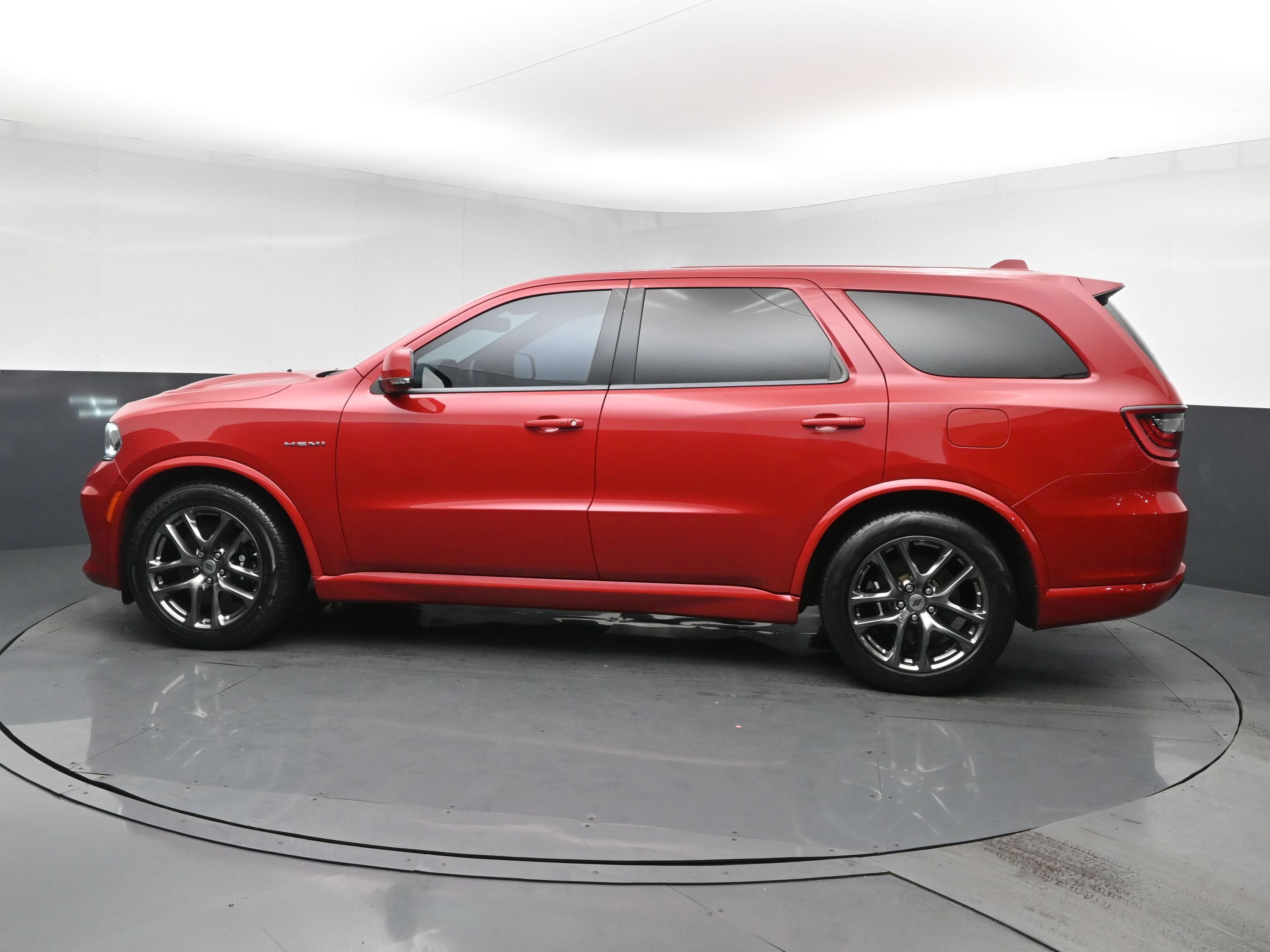 Used 2022 Redline 2 Coat Pearl Dodge R/T image 4