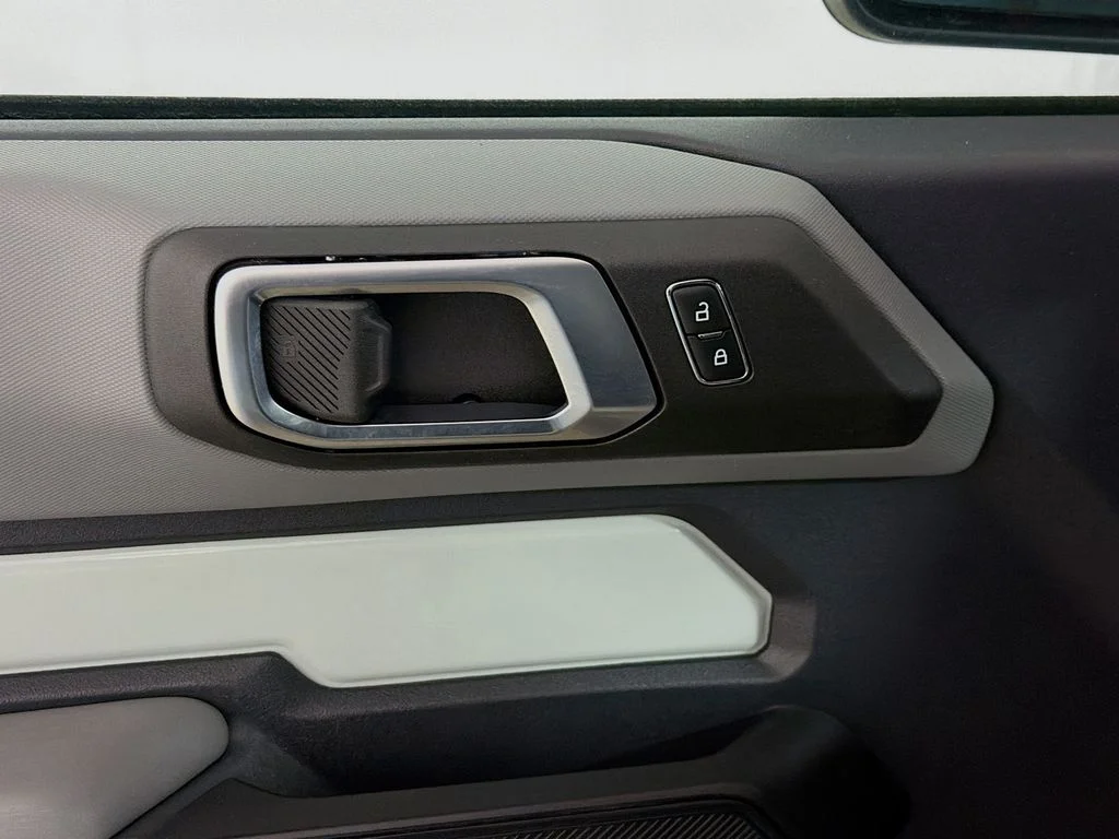 Used 2023 Gray Ford Base image 17