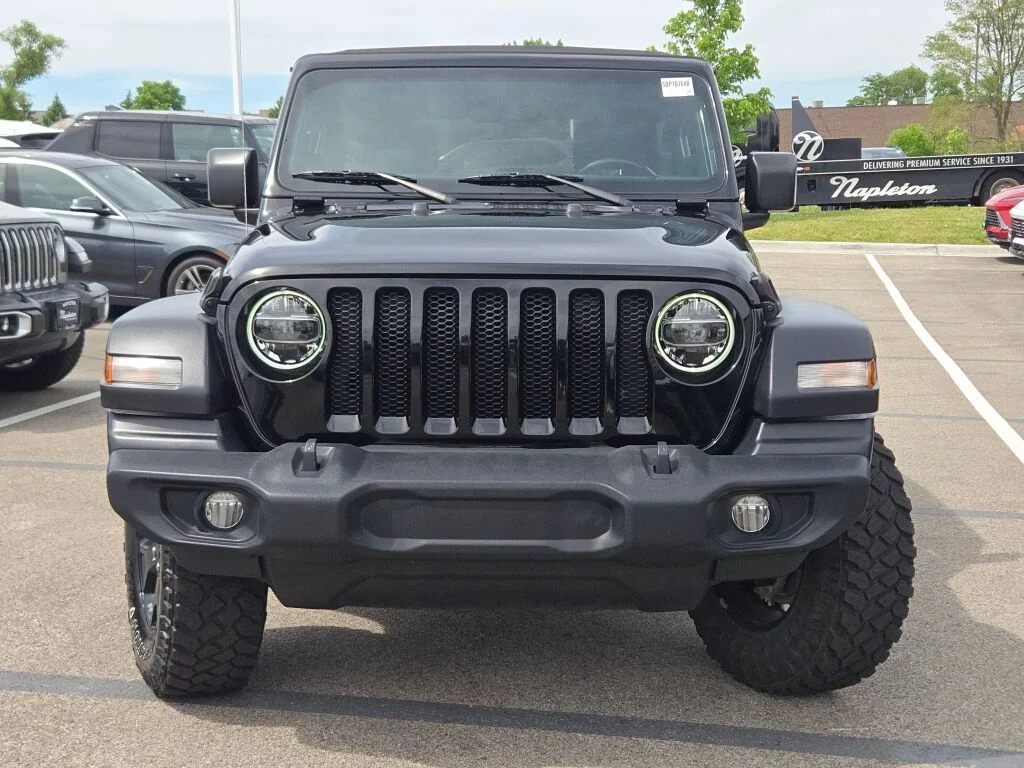 Used 2020 Black Jeep Unlimited Sport image 5