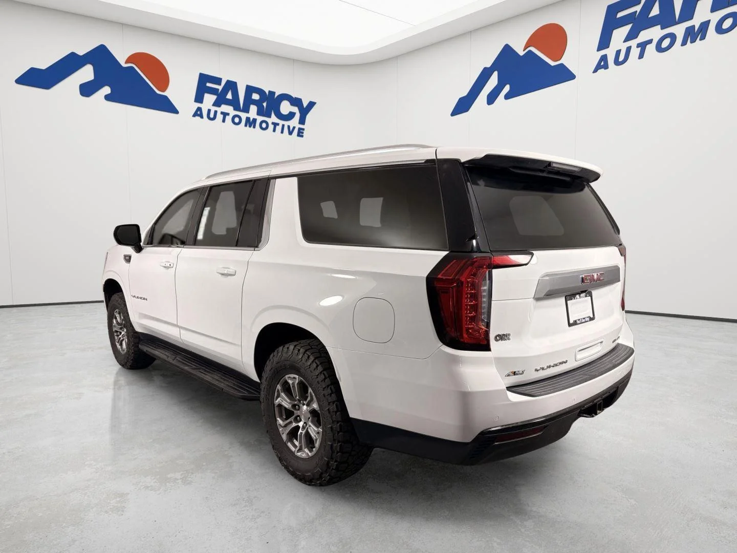 Used 2022 Summit White GMC SLE image 3