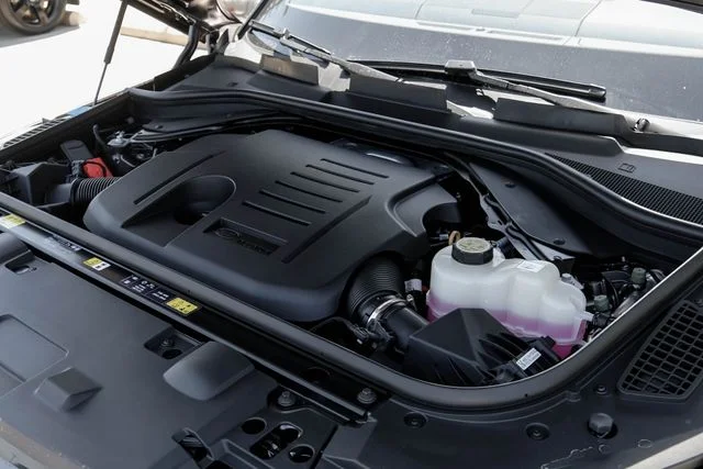 New 2026  Land Rover SE image 65