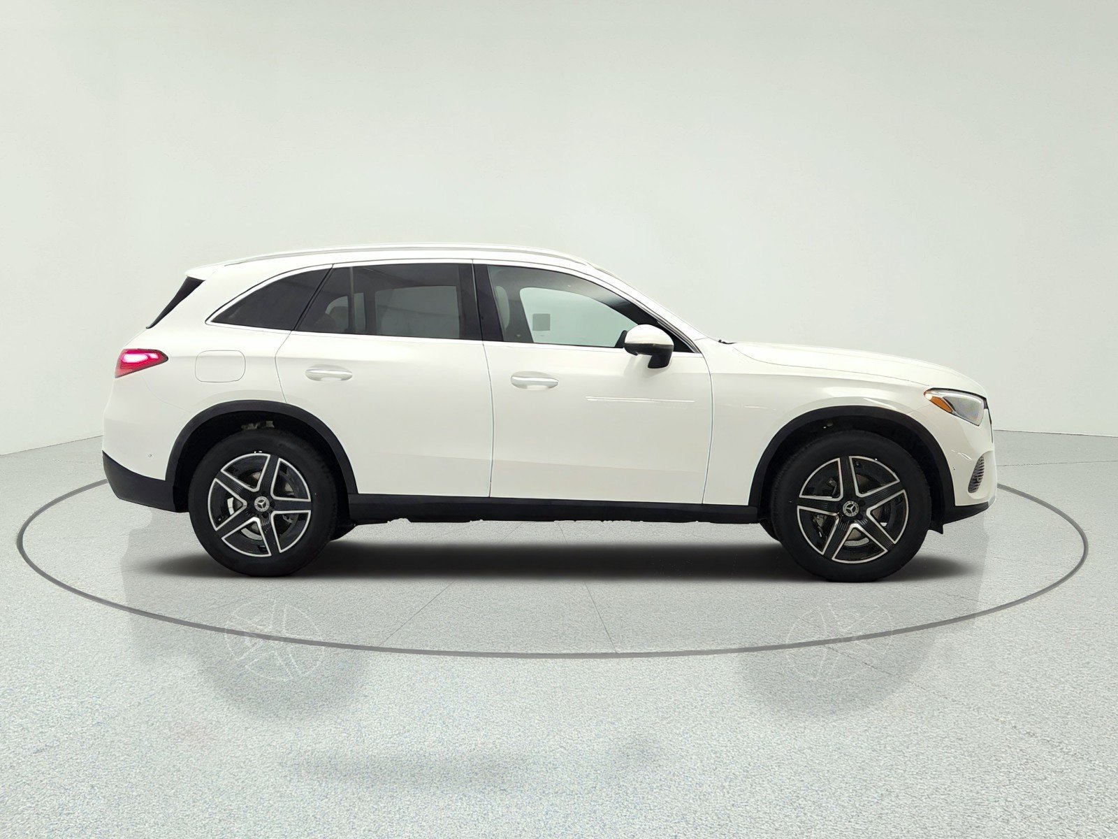 New 2026 Polar White Mercedes-Benz GLC 300 4MATIC® SUV image 25