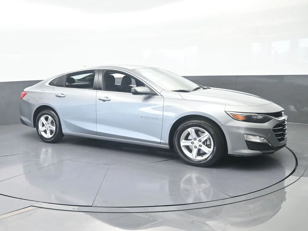Used 2024 Sterling Gray Metallic Chevrolet LT image 7