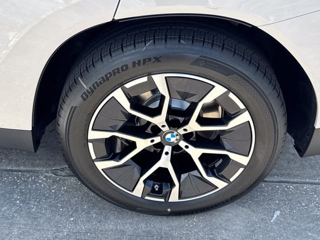 New 2026 Dune Grey Metallic BMW 30 xDrive image 25