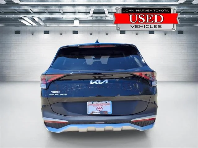 Used 2024 Fusion Black Kia LX image 3
