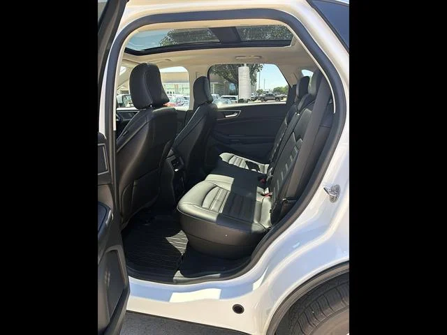Used 2024 Star White Ford SEL image 24