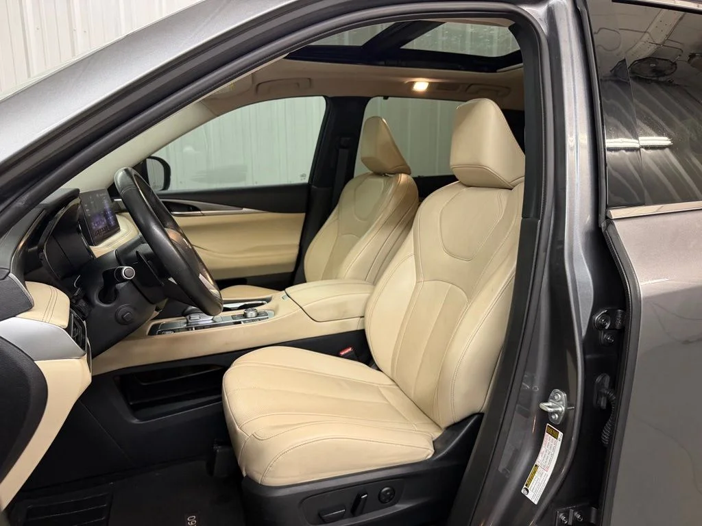 Used 2024 Gray INFINITI LUXE image 14