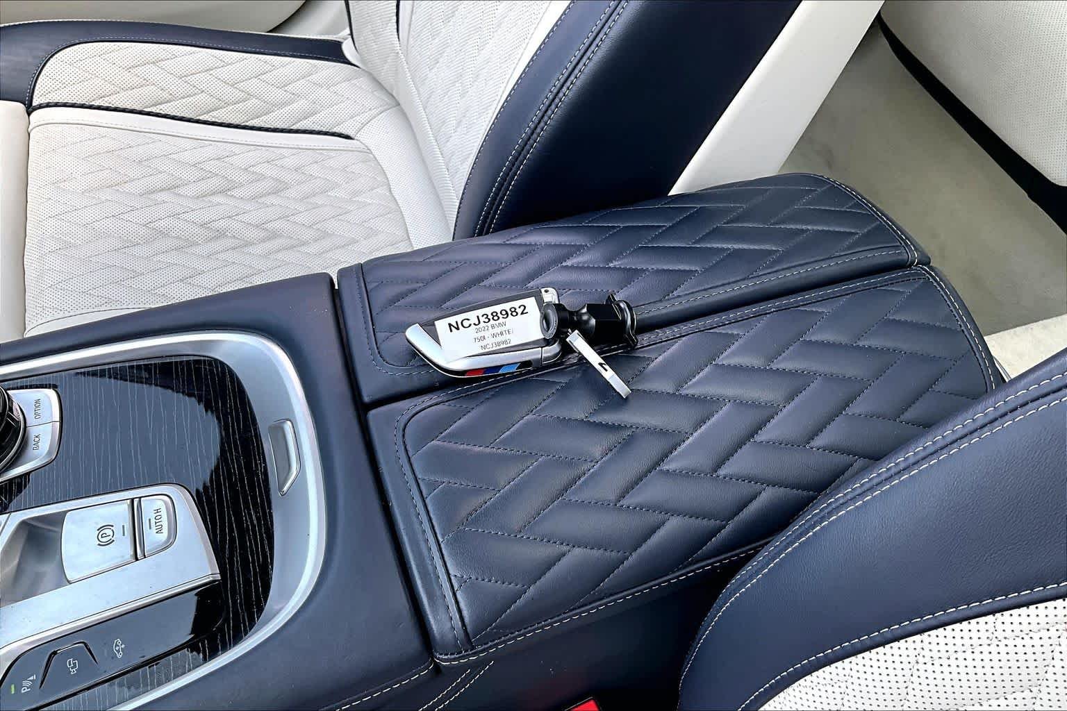 2022 BMW 7 Series 750i - Photo 14