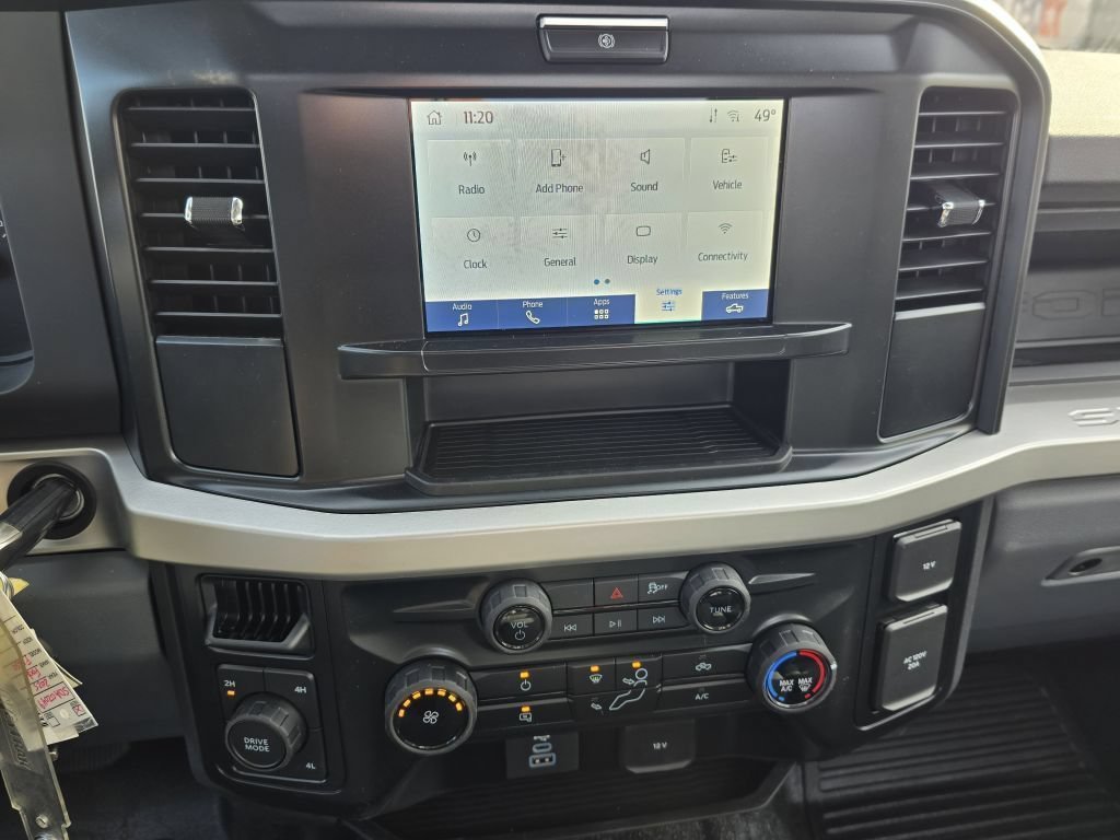 New 2025 Oxford White Ford XL image 4