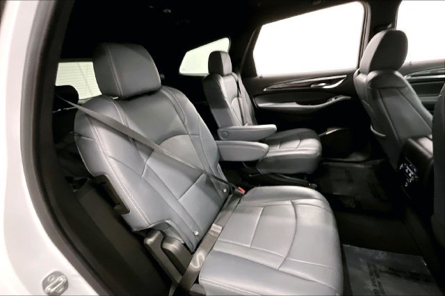 Used 2023 Summit White Buick Essence image 24