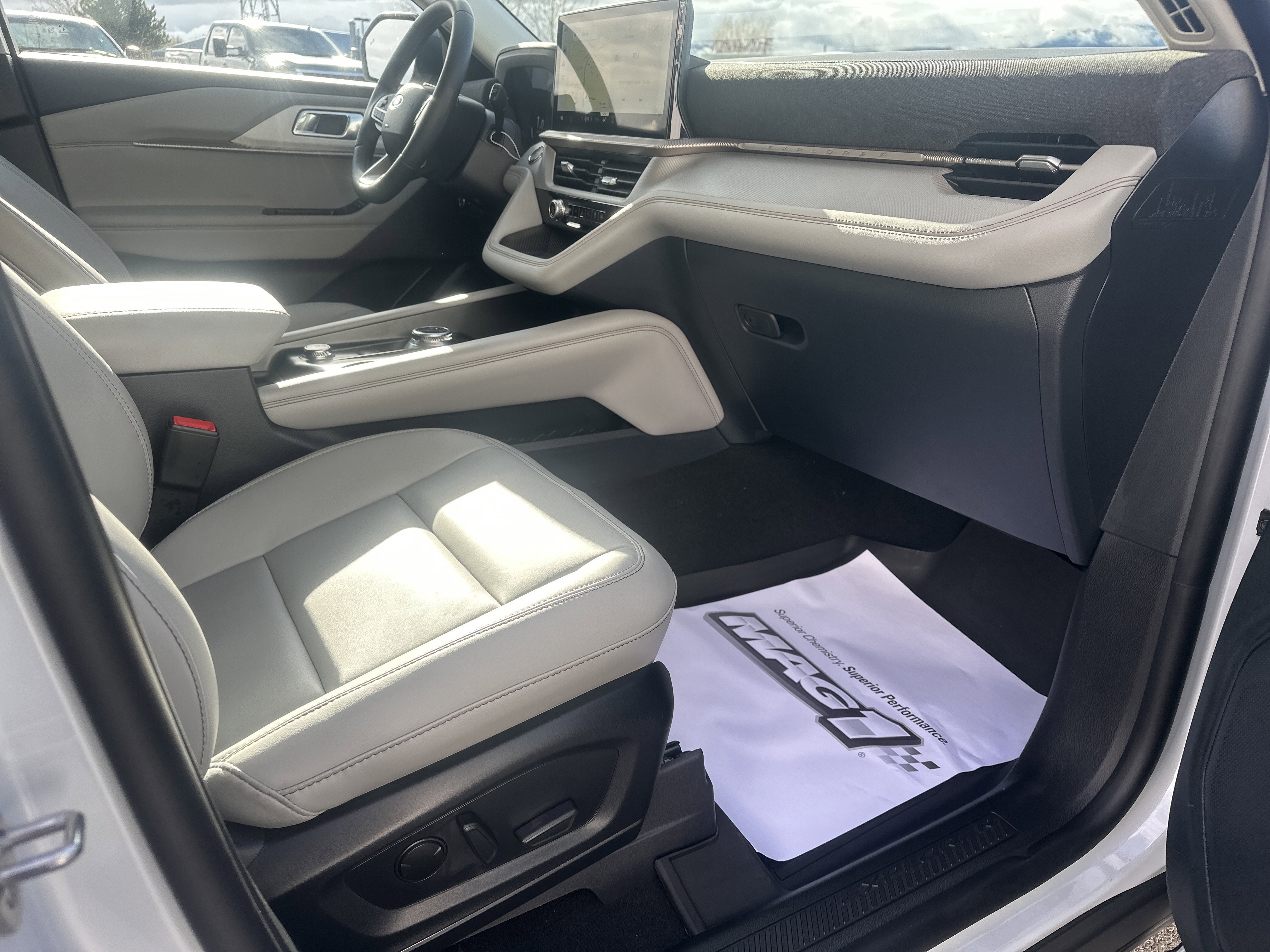New 2026 Space White Metallic Ford Active image 10