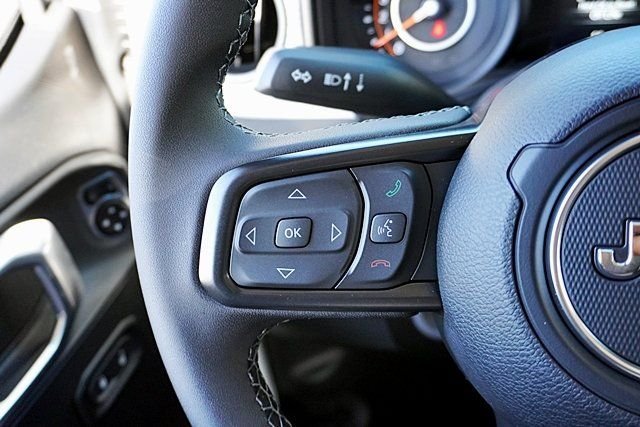 New 2026 Bright White Clear-Coat Exterior Paint Jeep Sport S image 39