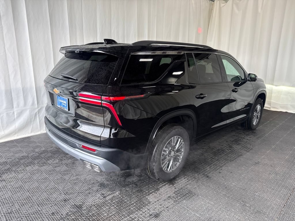 2027 Chevrolet Traverse LT - Photo 3