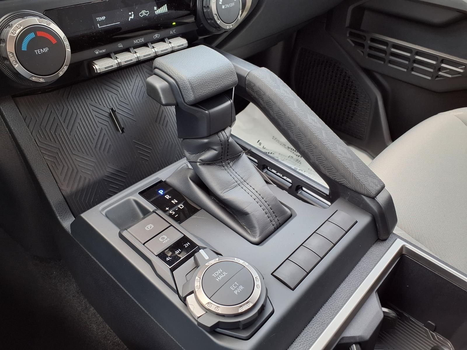 2026 Toyota Tacoma SR5 - Photo 15