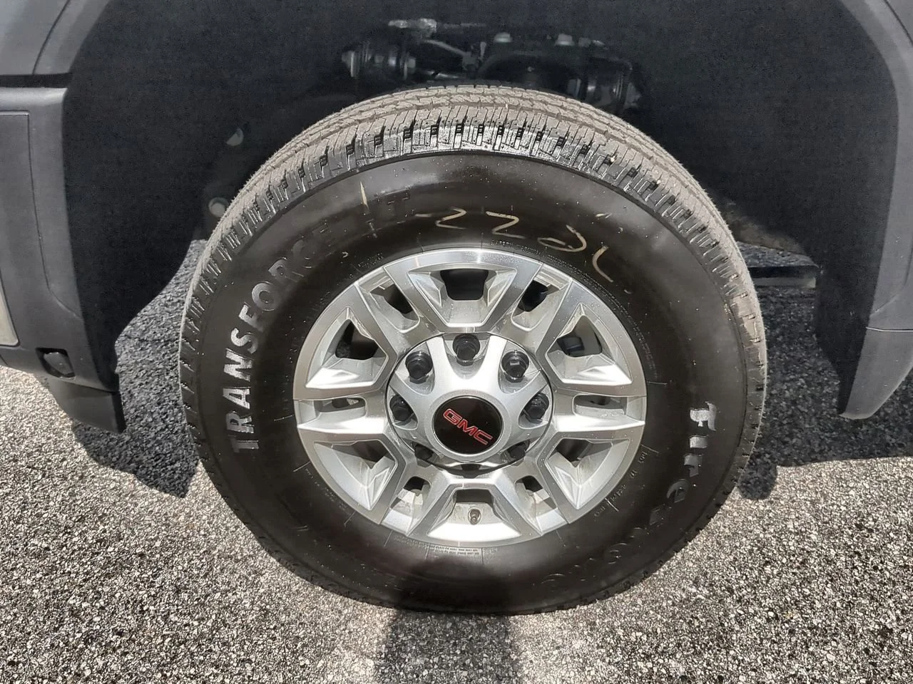New 2026 Summit White GMC SLE image 32