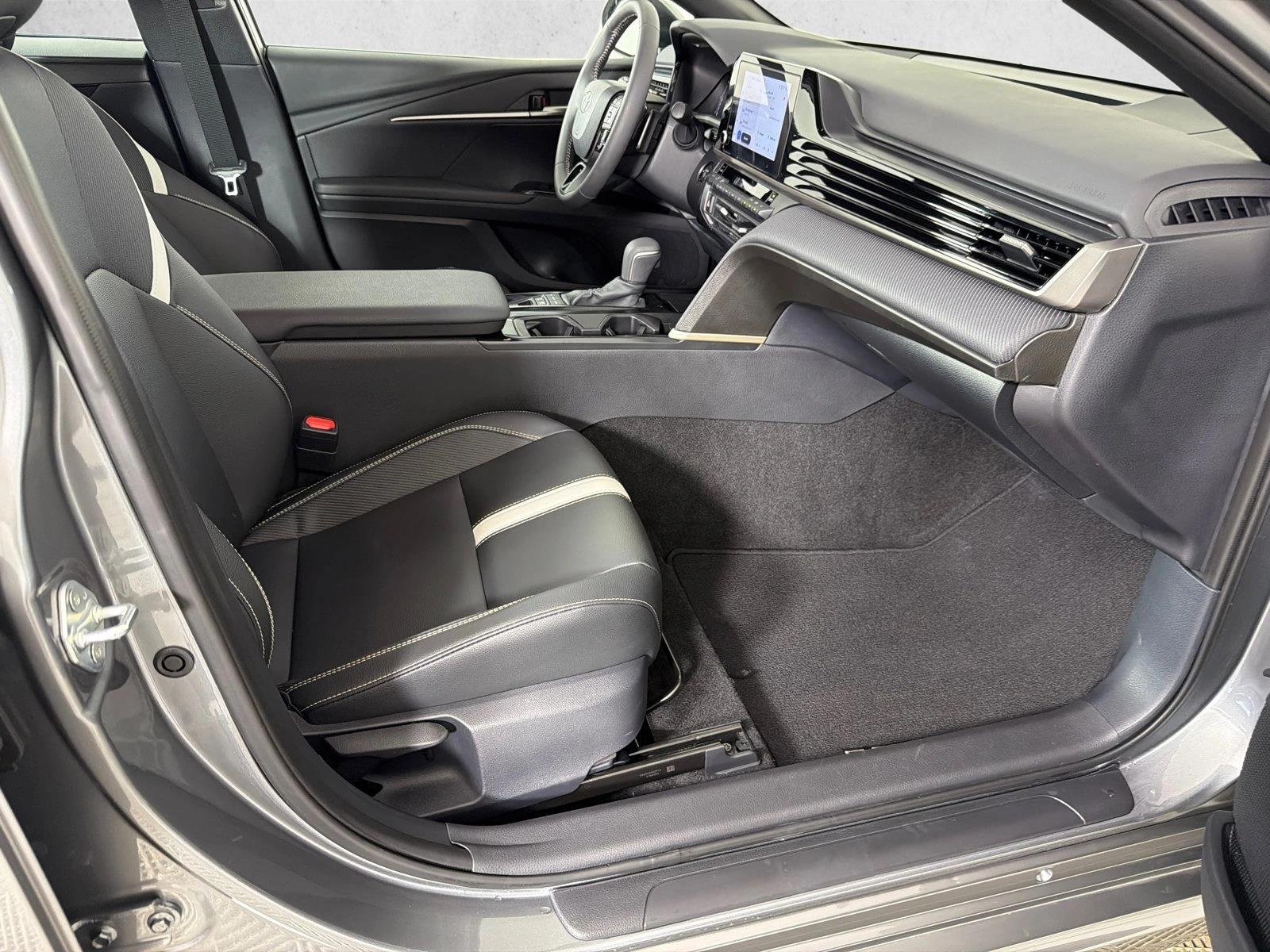 Used 2026  Toyota SE image 13