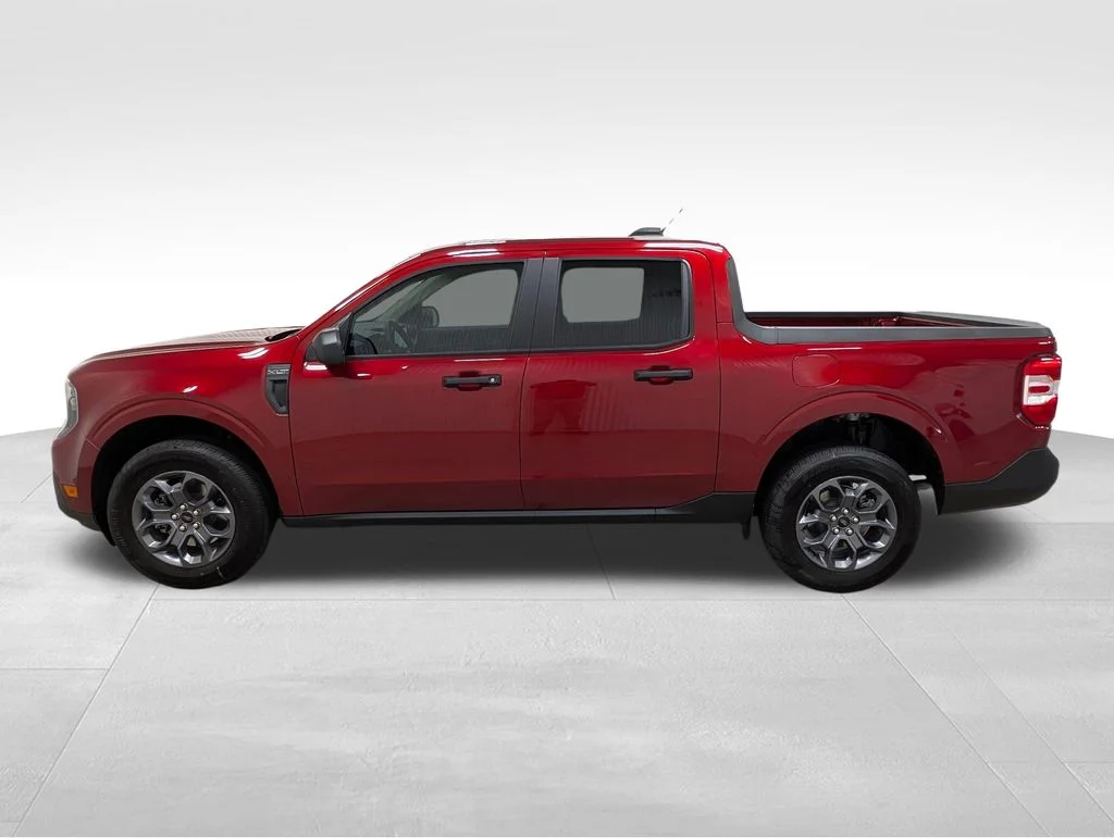 New 2026 Ruby Red Metallic Tinted Clearcoat Ford XLT image 1