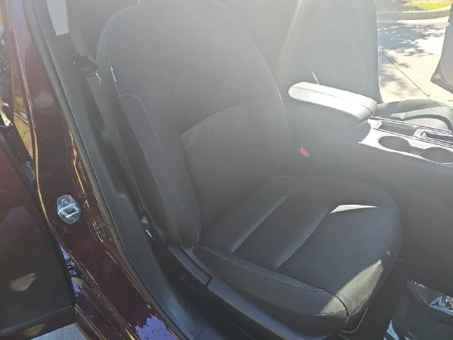 Used 2025 Red Nissan 2.5 SV image 10
