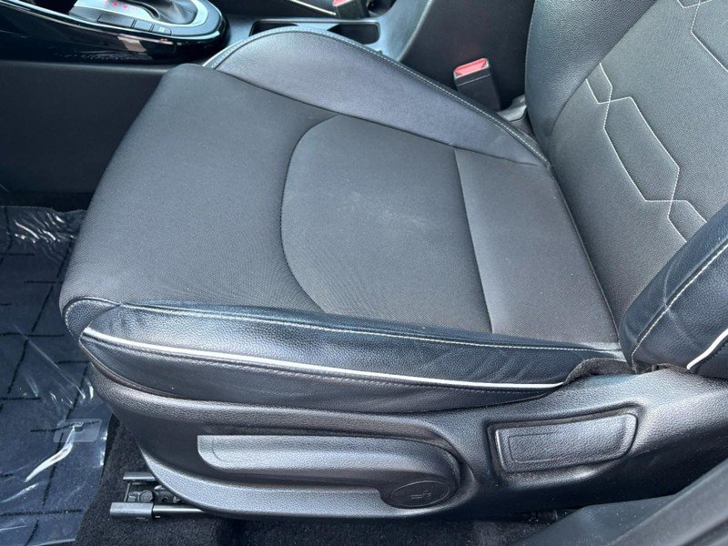 Used 2022 Snow White Pearl Kia GT-Line IVT image 20