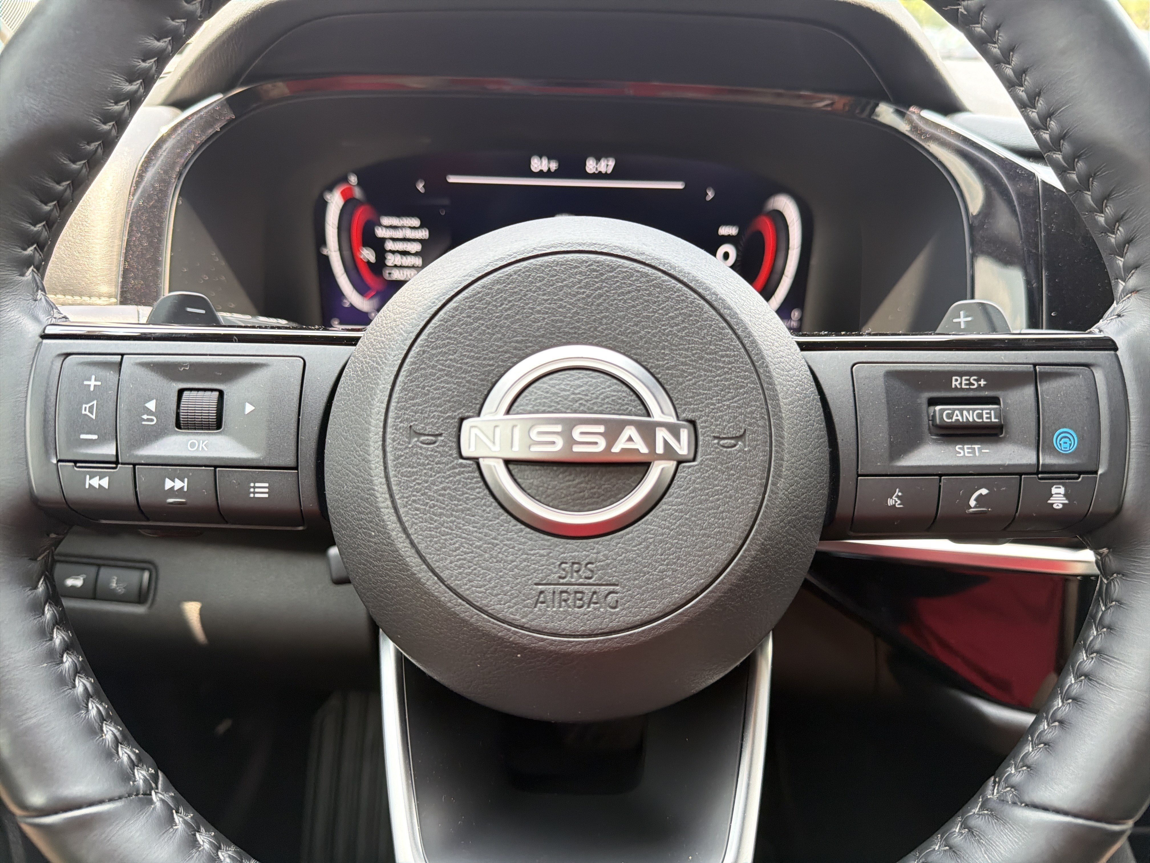 Used 2023 Super Black Nissan Platinum image 12