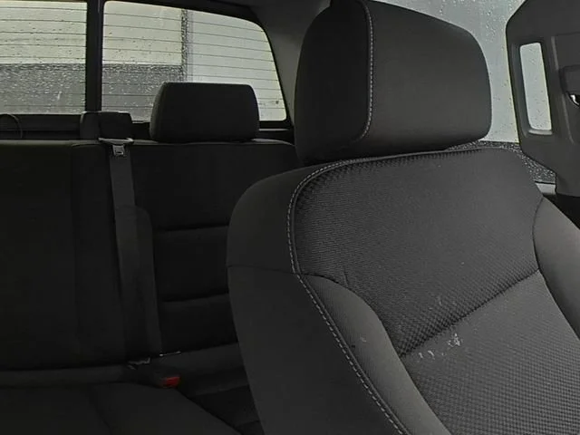 Used 2018 SILVER ICE METALLIC Chevrolet LT image 33
