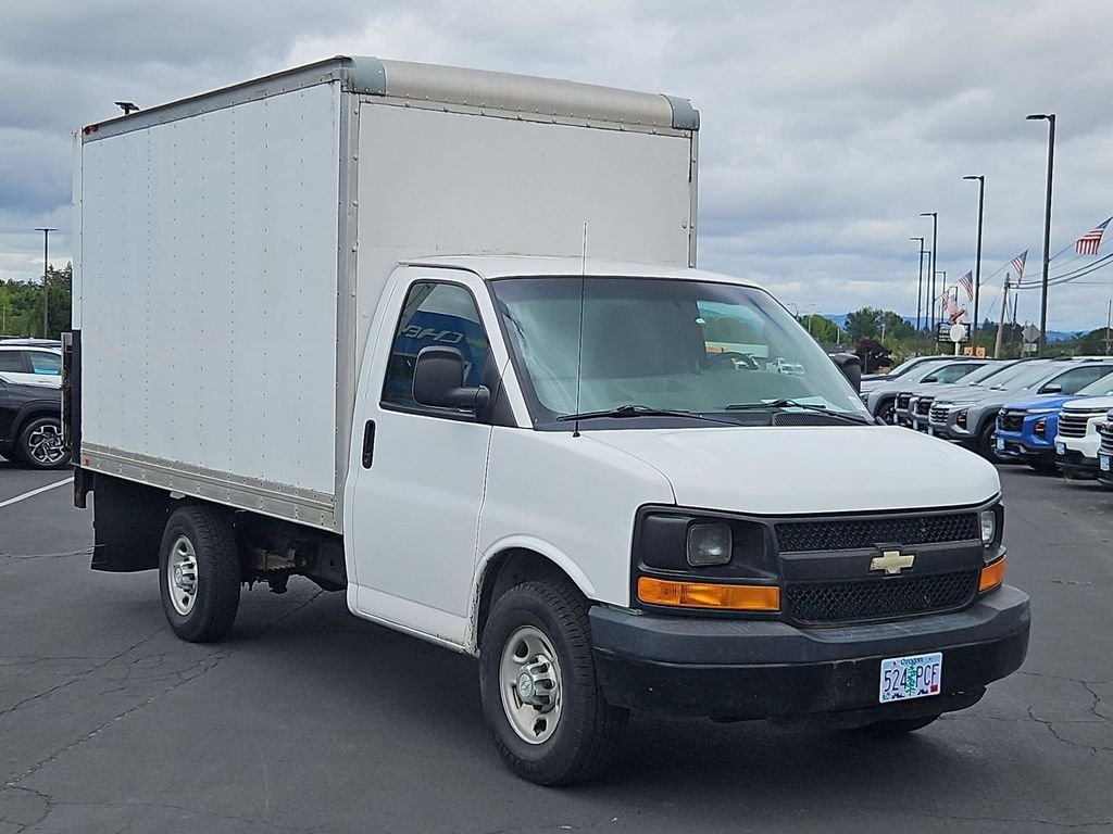 Used 2016 Summit White Chevrolet Work Van image 8