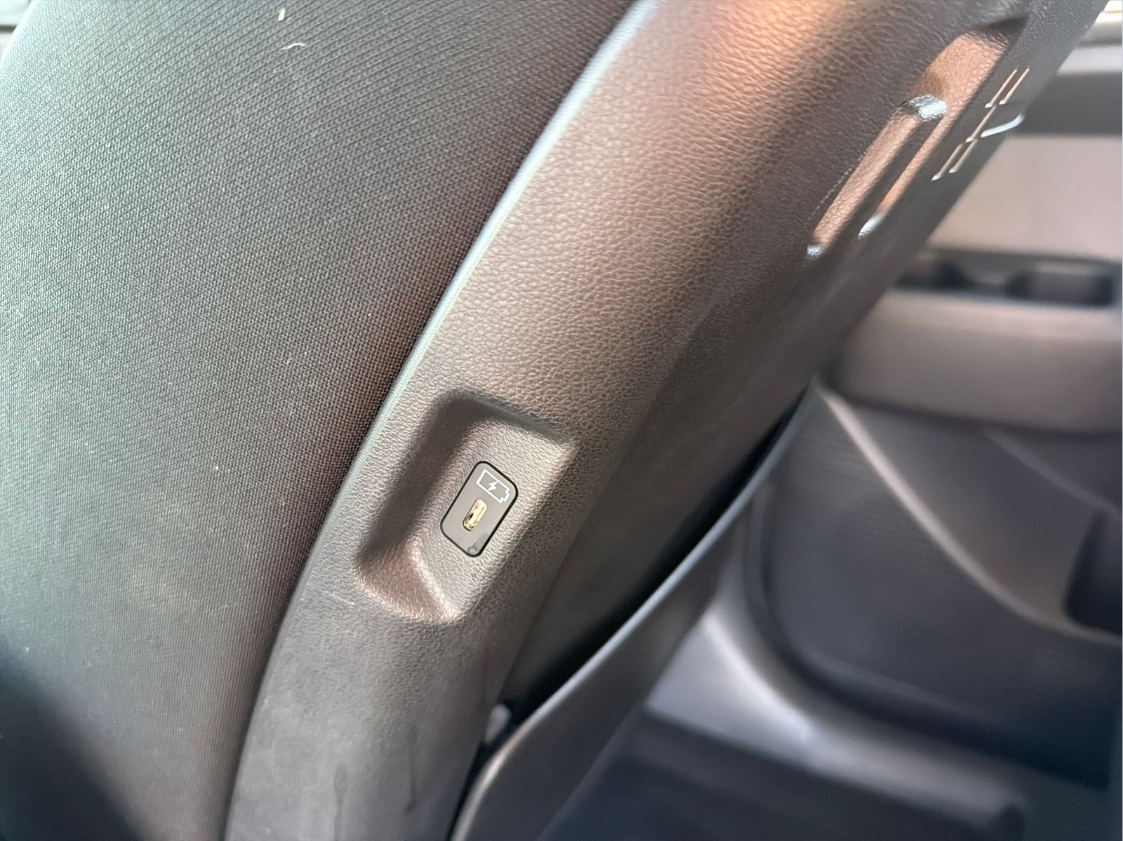 Used 2024 Silver Hyundai SE image 33