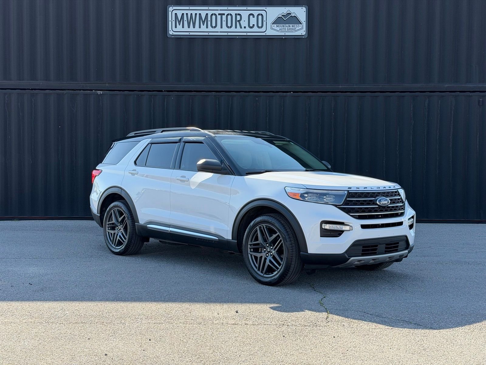 2021 Ford Explorer XLT 4WD's photo