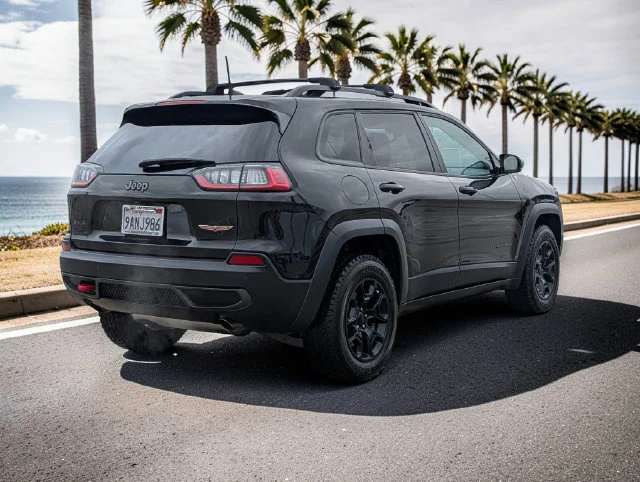 Used 2021 Black Jeep Trailhawk image 5